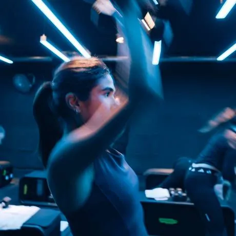 Un Booster en plein effort pendant un cours, CASA BOOST Genève